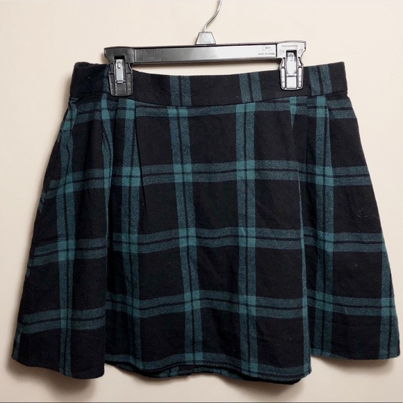 Old Navy Dresses & Skirts - Plaid School Girl Skirt